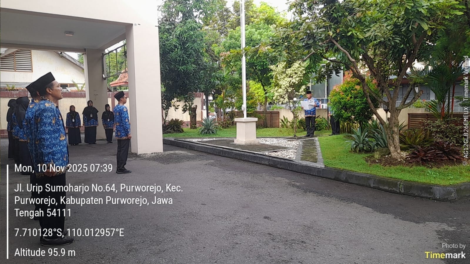 Bapperida Kabupaten Purworejo menggelar Upacara Peringatan Hari Pahlawan ke-79 di Halaman Kantor Bapperida