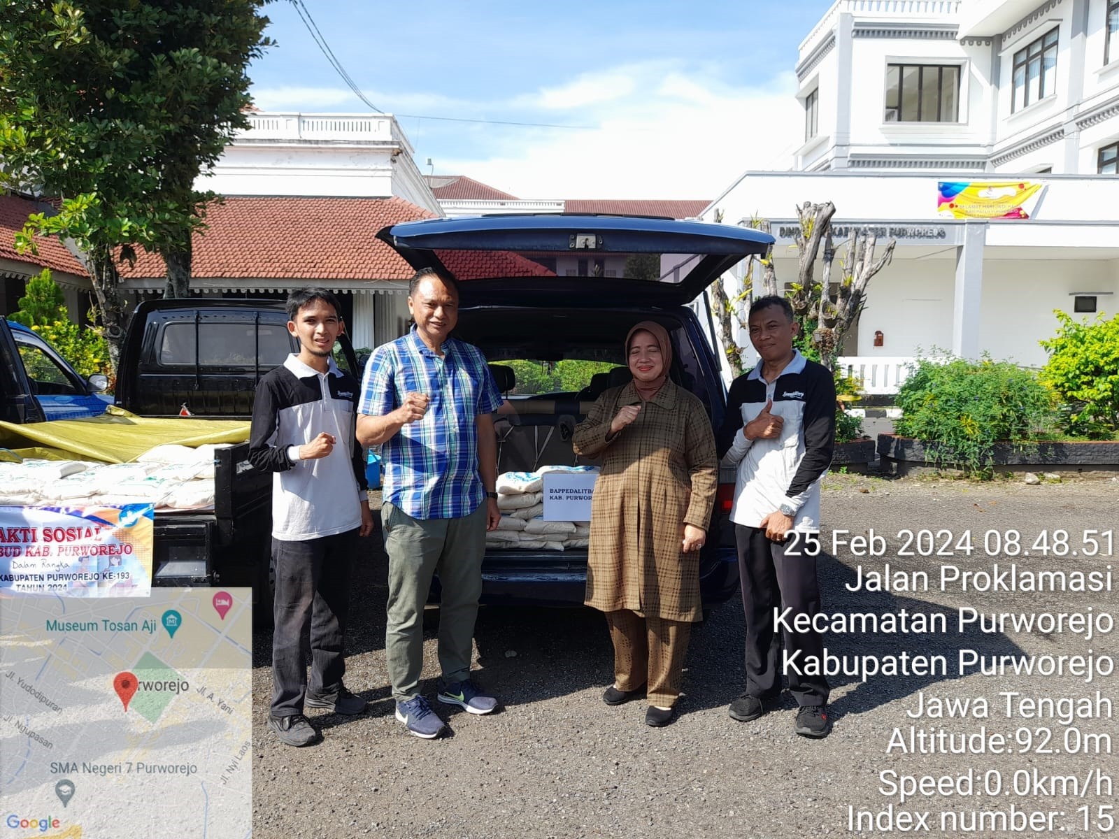 Apel_Bhakti_Sosial_pembagian_beras.jpg