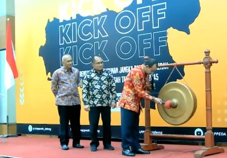 Kick_off.jpg