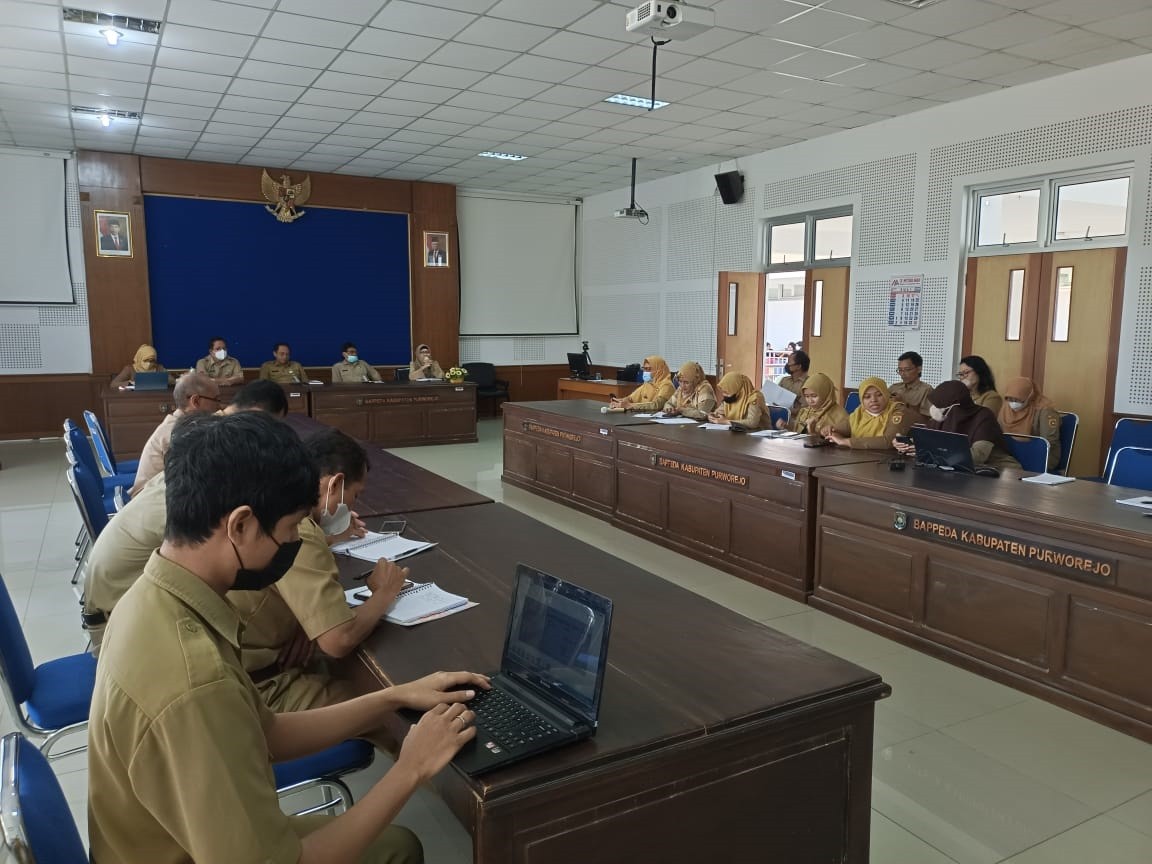 Staf_meeting_4-7-2022.jpg