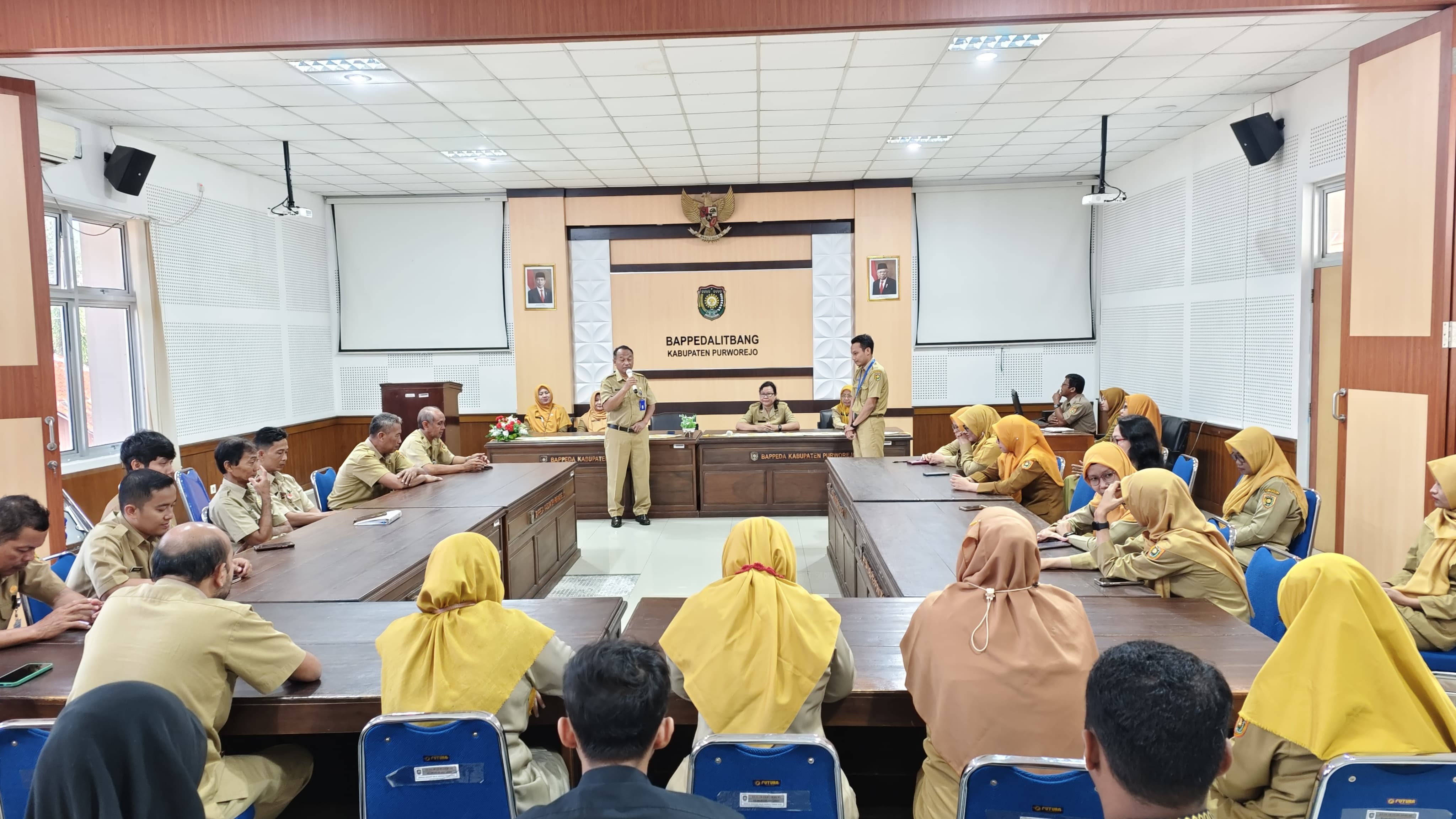 Staff_Meeting_Halal_Bihalal_16_April_2024.jpg