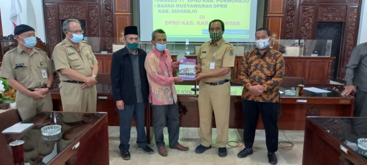 BAPPEDA KABUPATEN PURWOREJO  MENDAMPINGI KUNJUNGAN KERJA PANSUS 17  DPRD KABUPATEN PURWOREJO  KE DPRD KABUPATEN KARANGANYAR